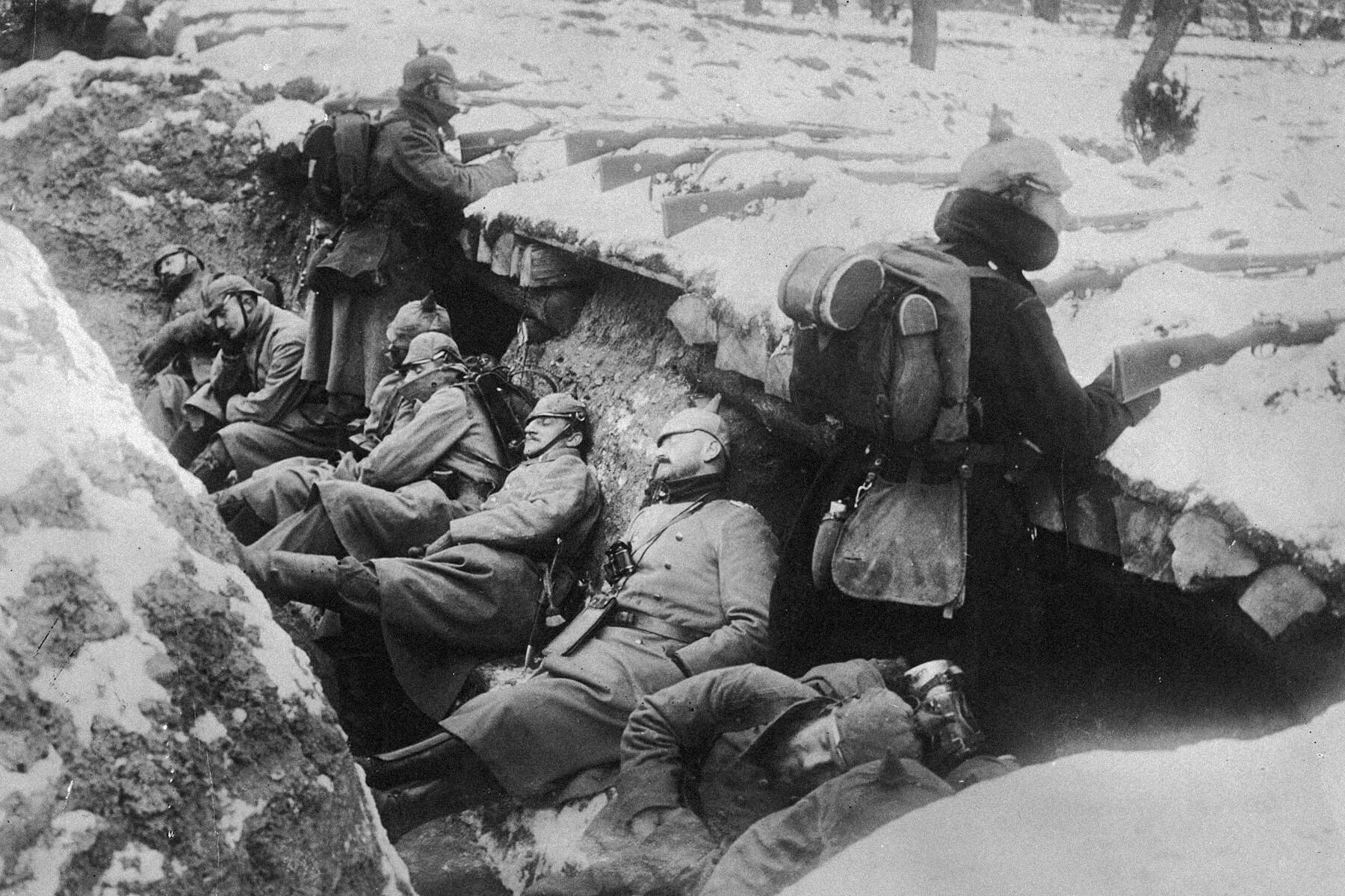 Soldiers in trench, 1914