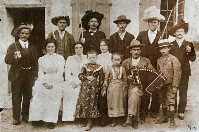 Family photograph, 1905